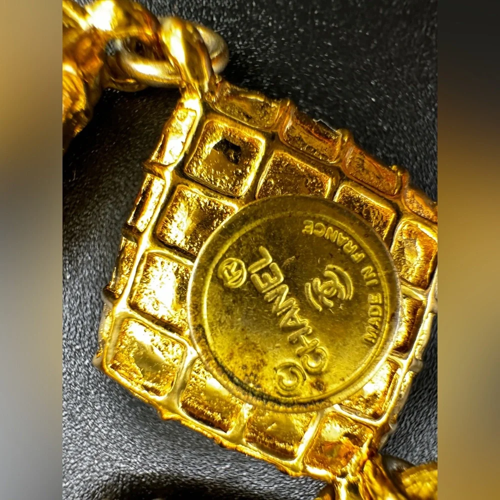 LOT 1455 24K gold plated CHANEL vintage bracelet
